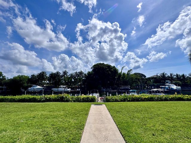 342 Southwind Drive 205, North Palm Beach, FL 33408