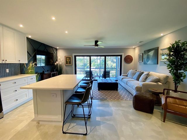 342 Southwind Drive 205, North Palm Beach, FL 33408