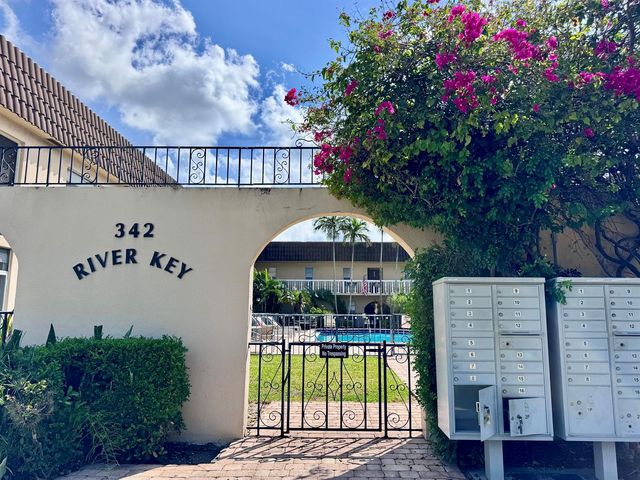 342 Southwind Drive 205, North Palm Beach, FL 33408