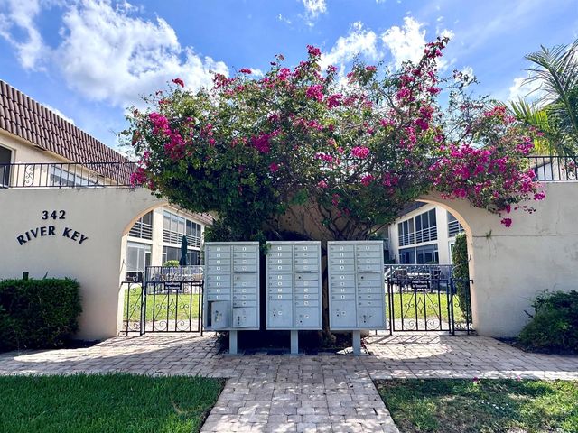 342 Southwind Drive 205, North Palm Beach, FL 33408