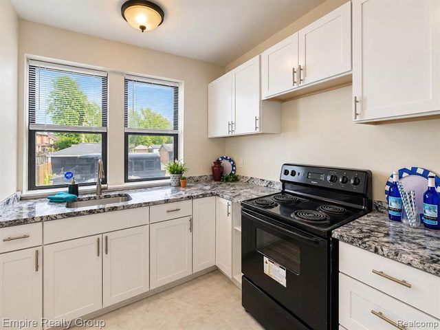 7740 3rd Avenue 102, Detroit, MI 48202