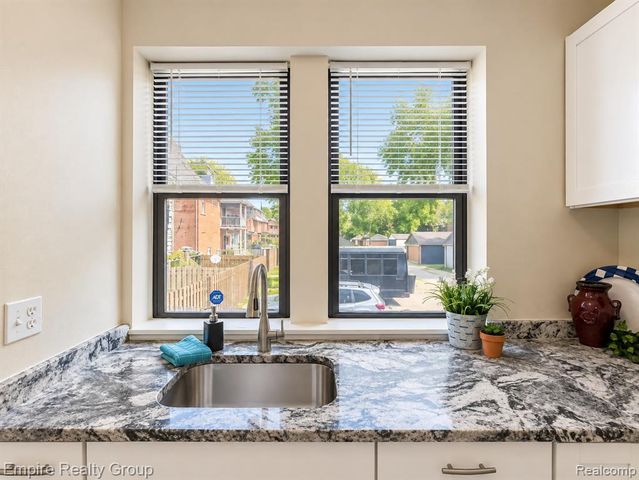 7740 3rd Avenue 102, Detroit, MI 48202