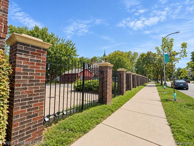 7740 3rd Avenue 102, Detroit, MI 48202