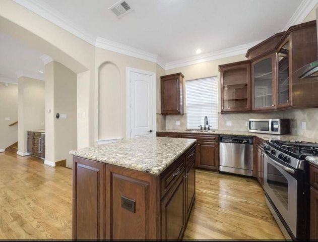 2736 Cortlandt Street A, Houston, TX 77008