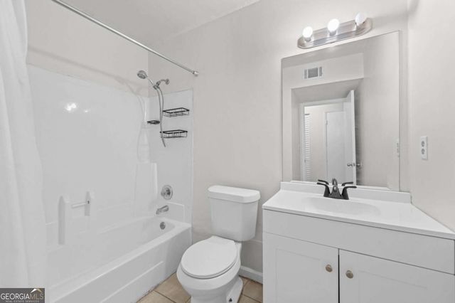 579 Northridge Crossing Drive, Atlanta, GA 30350
