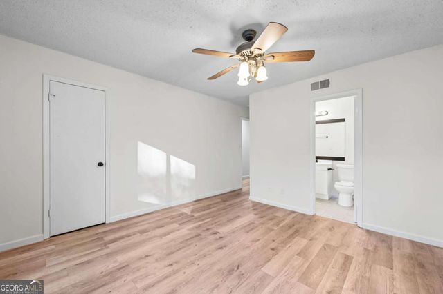 579 Northridge Crossing Drive, Atlanta, GA 30350