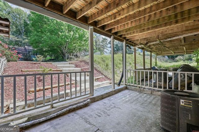 579 Northridge Crossing Drive, Atlanta, GA 30350