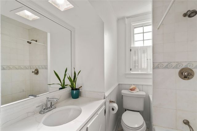 34 Bull Street, Newport, RI 02840