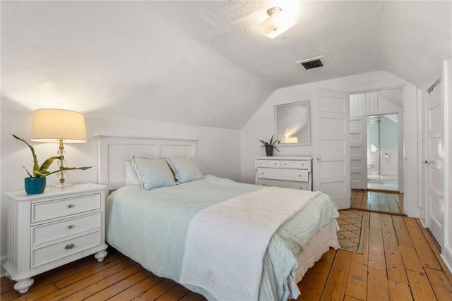 34 Bull Street, Newport, RI 02840