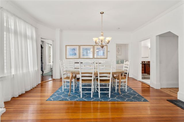 34 Bull Street, Newport, RI 02840