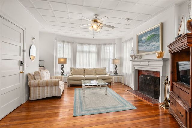 34 Bull Street, Newport, RI 02840