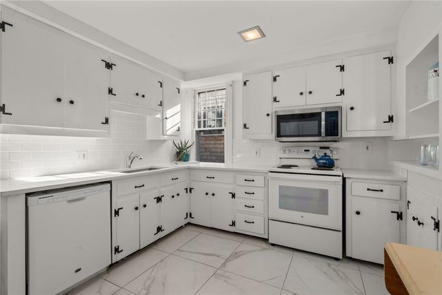 34 Bull Street, Newport, RI 02840