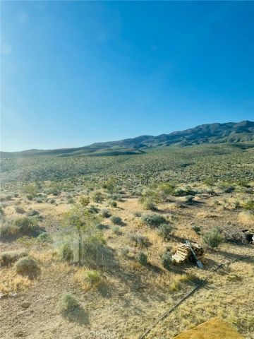 7077 Camp Rock, Lucerne Valley, CA 92356