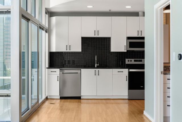 923 Peachtree NE Street 932, Atlanta, GA 30309