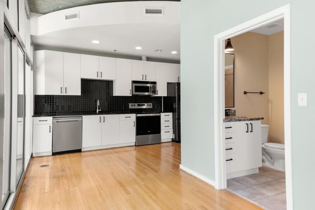 923 Peachtree NE Street 932, Atlanta, GA 30309