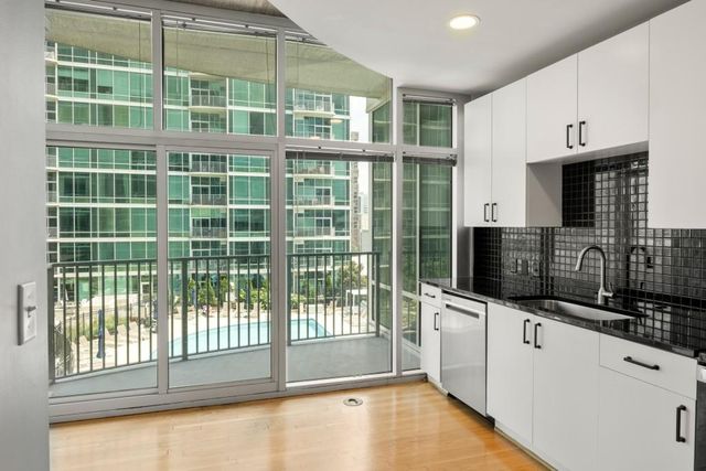 923 Peachtree NE Street 932, Atlanta, GA 30309