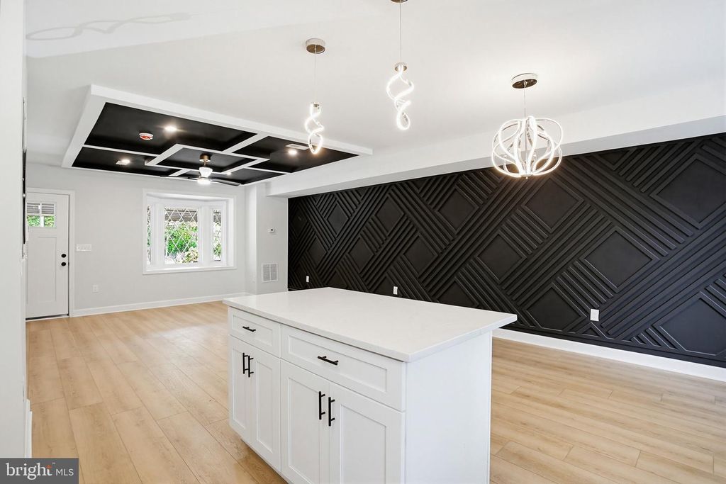 Image 10 of property listing at 4102 THE ALAMEDA, Baltimore, MD 21218