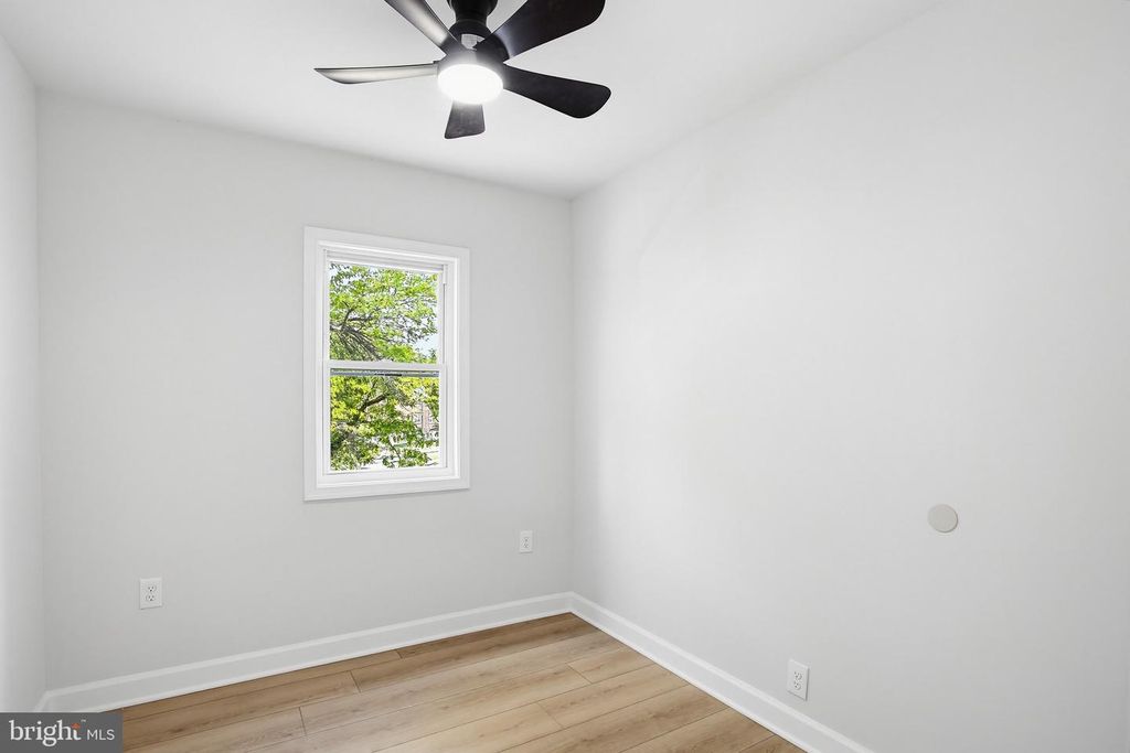 Image 14 of property listing at 4102 THE ALAMEDA, Baltimore, MD 21218