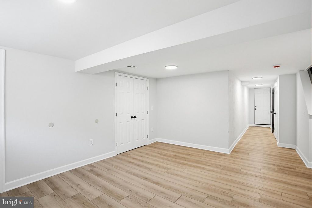 Image 26 of property listing at 4102 THE ALAMEDA, Baltimore, MD 21218