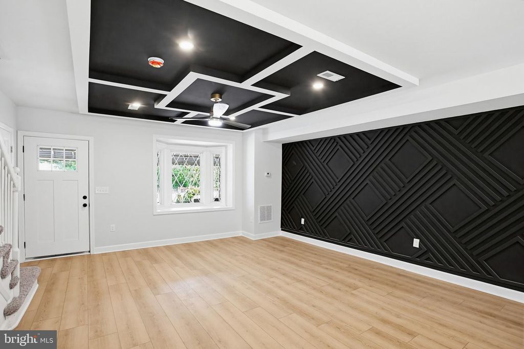 Image 5 of property listing at 4102 THE ALAMEDA, Baltimore, MD 21218