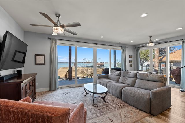 174 Ocean Drive, Gun Barrel City, TX 75156