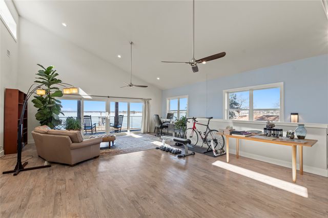 174 Ocean Drive, Gun Barrel City, TX 75156