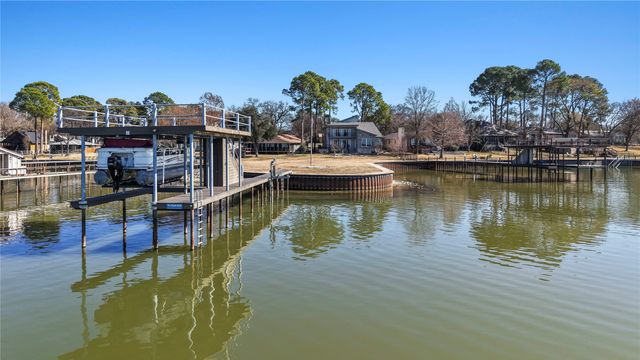 174 Ocean Drive, Gun Barrel City, TX 75156
