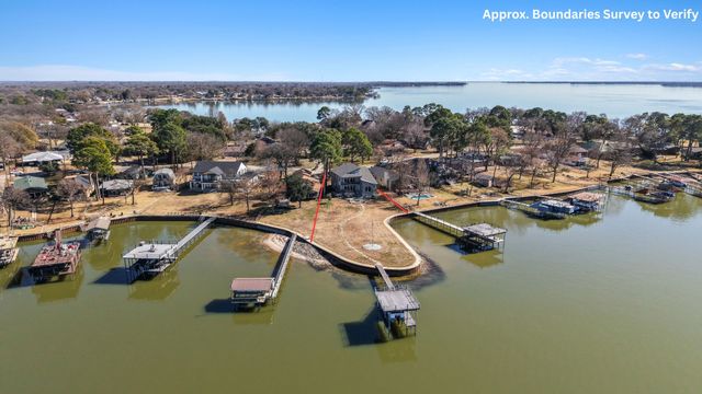 174 Ocean Drive, Gun Barrel City, TX 75156
