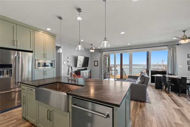 174 Ocean Drive, Gun Barrel City, TX 75156