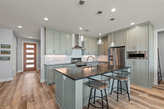 174 Ocean Drive, Gun Barrel City, TX 75156