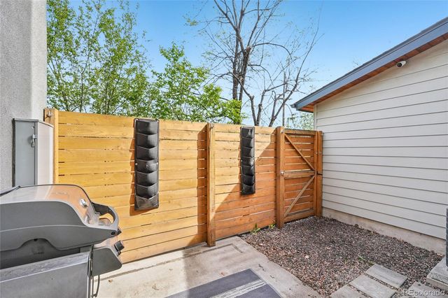 558 Madison Street, Denver, CO 80206