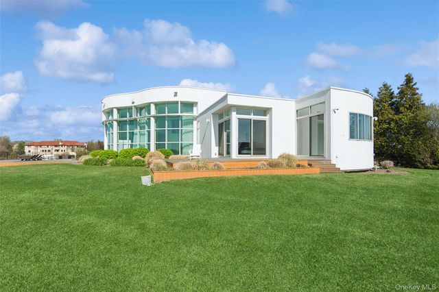 50 Heron Drive, Hewlett Bay Park, NY 11557