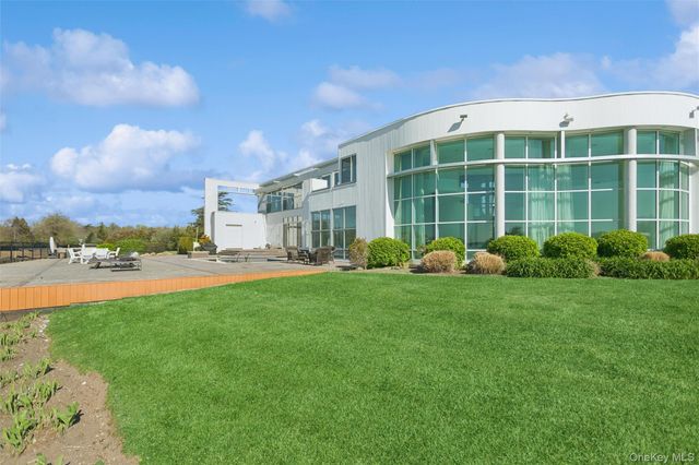 50 Heron Drive, Hewlett Bay Park, NY 11557