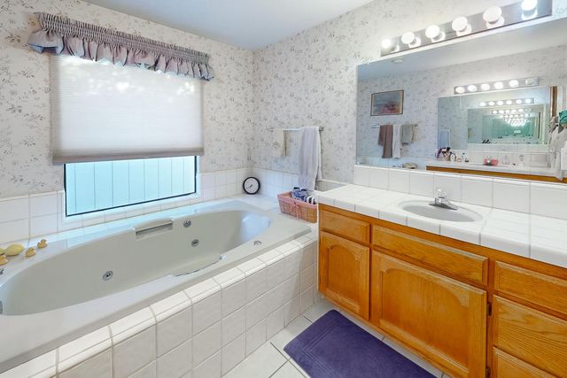 998 Mariposa Dr, Yuba City, CA 95991