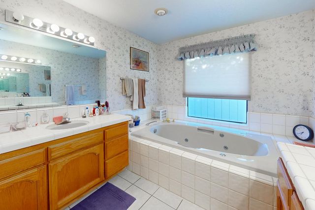 998 Mariposa Dr, Yuba City, CA 95991