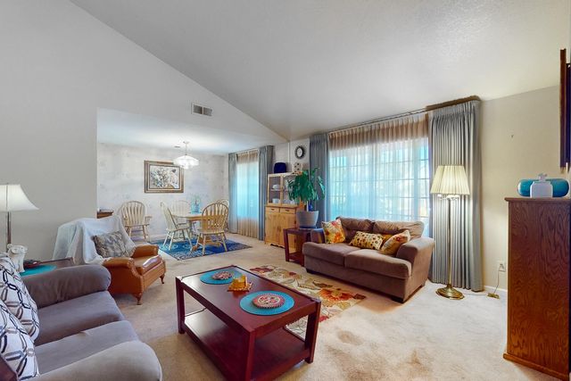 998 Mariposa Dr, Yuba City, CA 95991