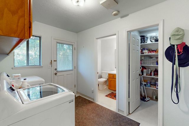 998 Mariposa Dr, Yuba City, CA 95991