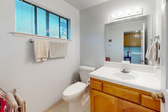 998 Mariposa Dr, Yuba City, CA 95991