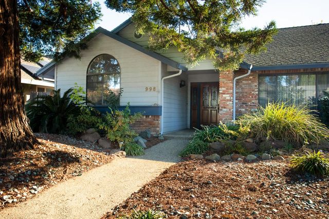 998 Mariposa Dr, Yuba City, CA 95991