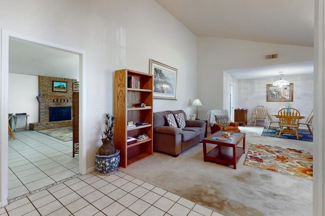 998 Mariposa Dr, Yuba City, CA 95991