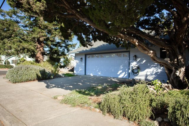 998 Mariposa Dr, Yuba City, CA 95991