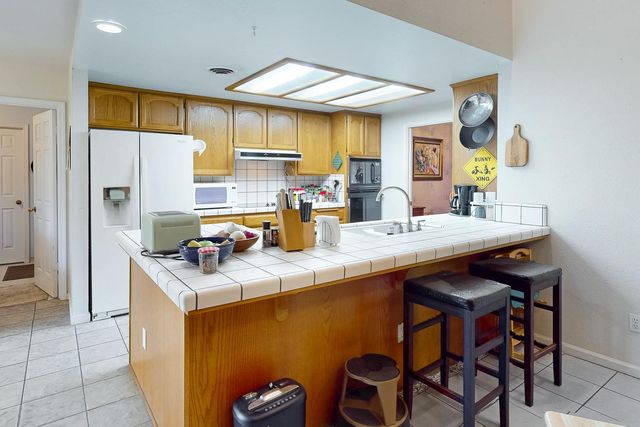 998 Mariposa Dr, Yuba City, CA 95991