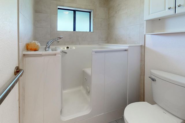 998 Mariposa Dr, Yuba City, CA 95991