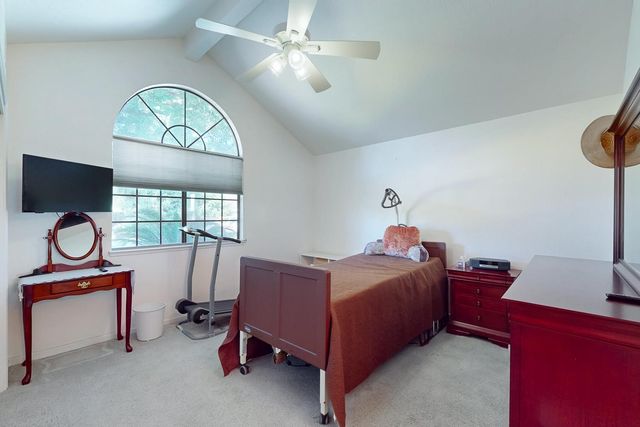 998 Mariposa Dr, Yuba City, CA 95991