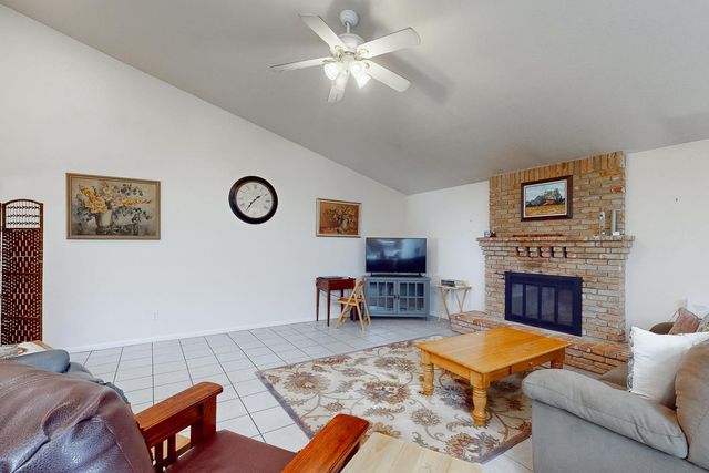 998 Mariposa Dr, Yuba City, CA 95991