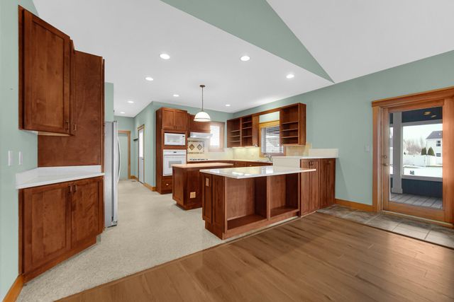 2425 Dickinson Road, Chesterton, IN 46304