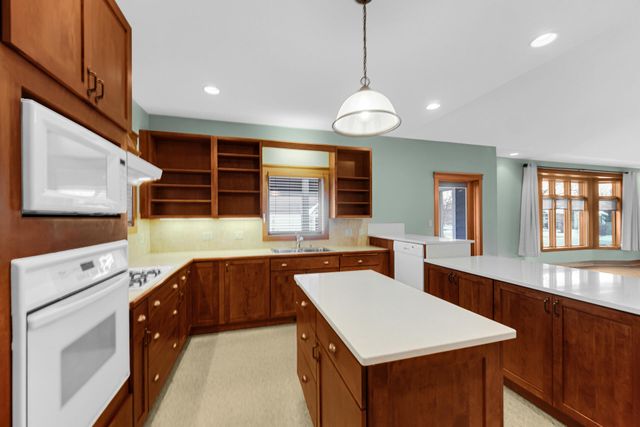 2425 Dickinson Road, Chesterton, IN 46304