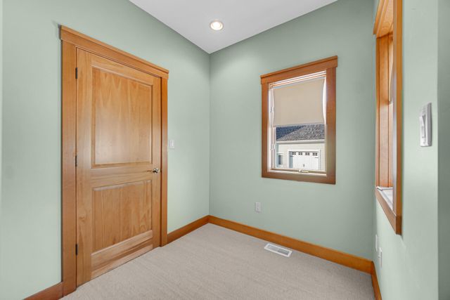 2425 Dickinson Road, Chesterton, IN 46304