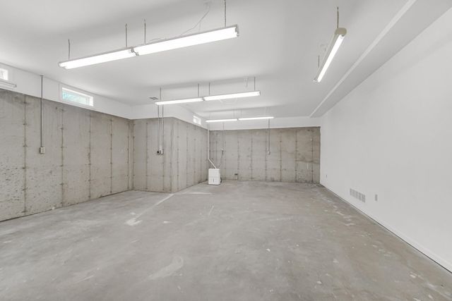 2425 Dickinson Road, Chesterton, IN 46304