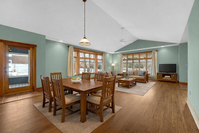 2425 Dickinson Road, Chesterton, IN 46304